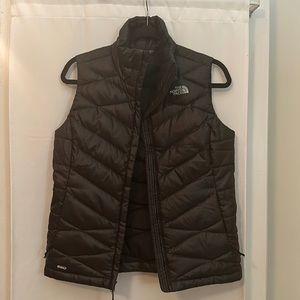 The north face vest - size small!